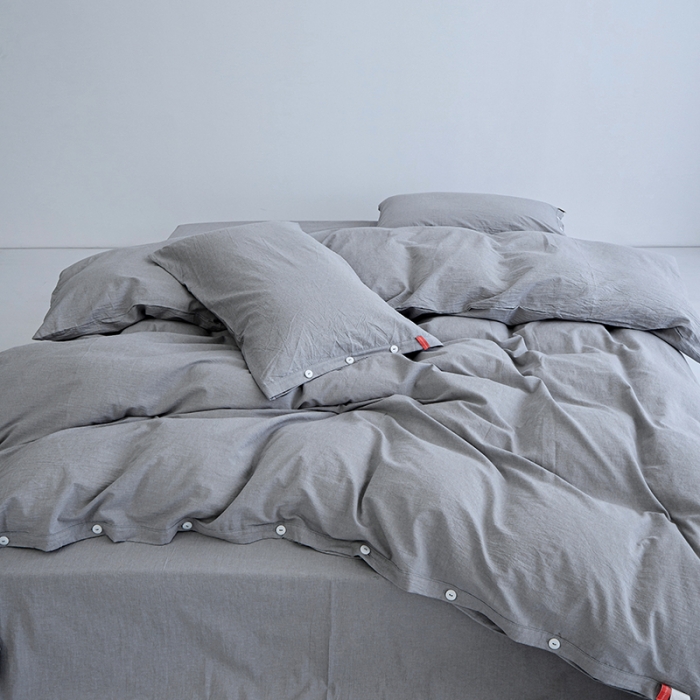 91家纺网 家纺一手货源 找家纺 安莱生活 2023年水洗棉全棉色经色纬高支高密纽扣款工艺四件套 银灰