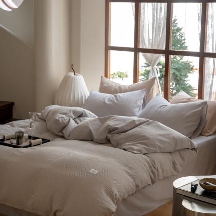 91家纺网 家纺一手货源 找家纺 时光里 2023新款60支全棉华夫格四件套 浅灰配琥珀银