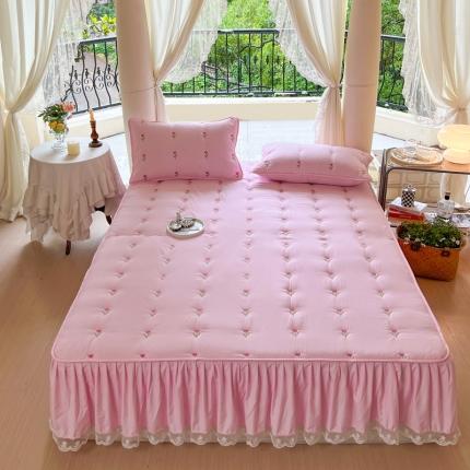 91家纺网 家纺一手货源 找家纺 尊康家纺（原磊科） 2024新款郁金香系列亲肤奶昔白夹棉花边款床笠 郁金香-豆沙粉