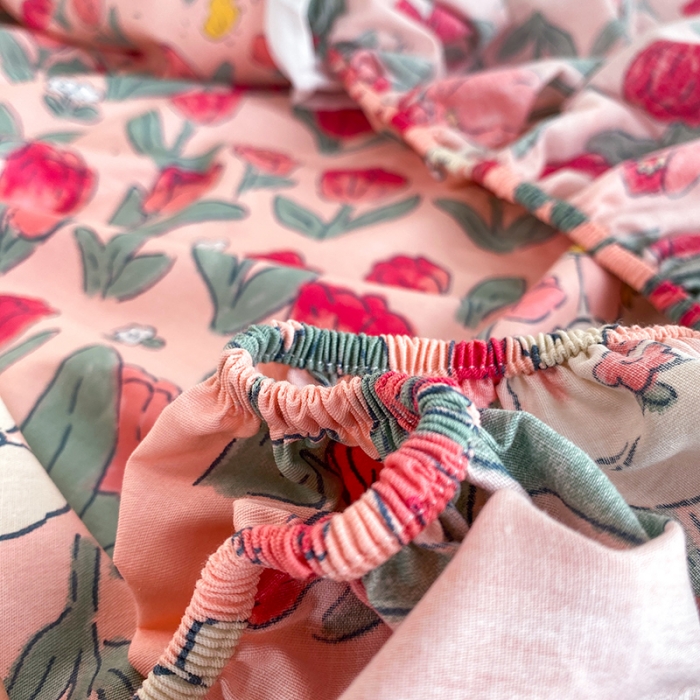 91家纺网 家纺一手货源 找家纺 简宜家居 2023新款40支纯棉小清新A版花边床笠 蔷薇兔