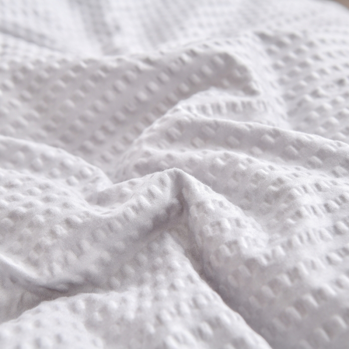 91家纺网 家纺一手货源 找家纺 啊雅家居 2025新款华夫格泡泡纱大豆被 泡泡纱-高级灰