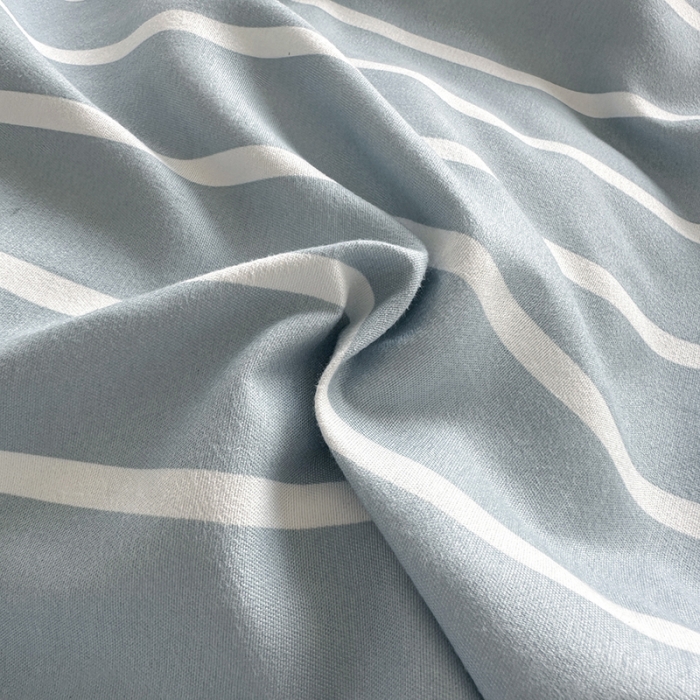 91家纺网 家纺一手货源 找家纺 赫然家纺 新款斜纹磨毛单品被套 蓝宽条