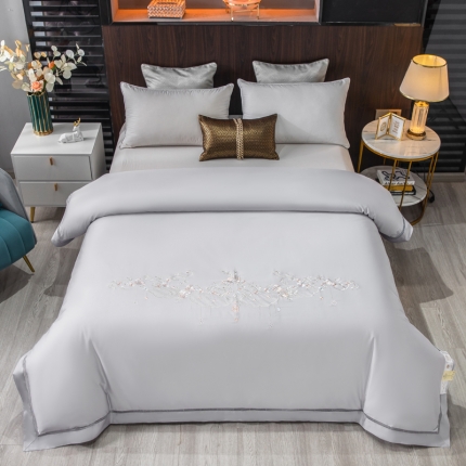 91家纺网 家纺一手货源 找家纺 天木兰 活里活面可拆卸可水洗绣花纯蚕丝被 黄金桑蚕丝被子 直播批发真品