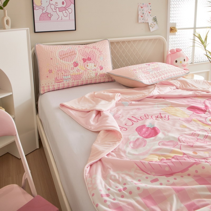 91家纺网 家纺一手货源 找家纺 蘭菲家纺 2023新款三丽欧凉感系列夏被 节日快乐