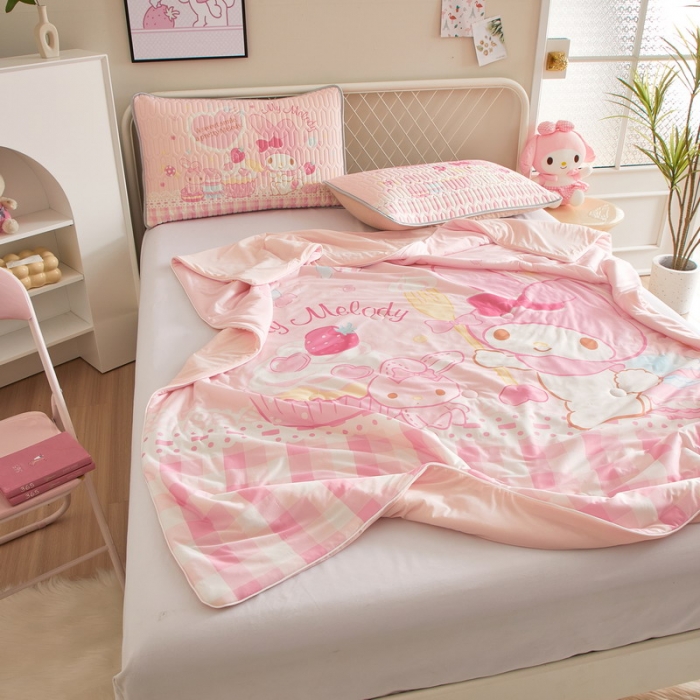 91家纺网 家纺一手货源 找家纺 蘭菲家纺 2023新款三丽欧凉感系列夏被 节日快乐