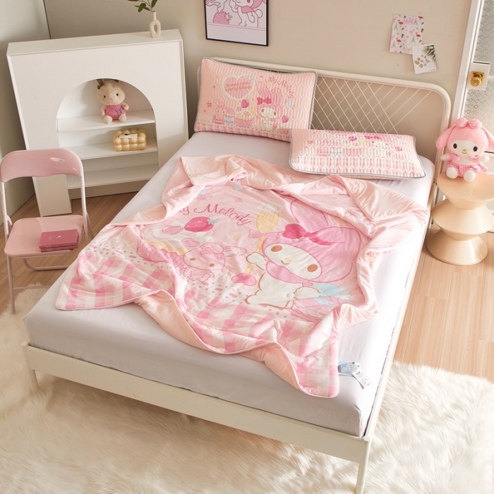 91家纺网 家纺一手货源 找家纺 蘭菲家纺 2023新款三丽欧凉感系列夏被 节日快乐