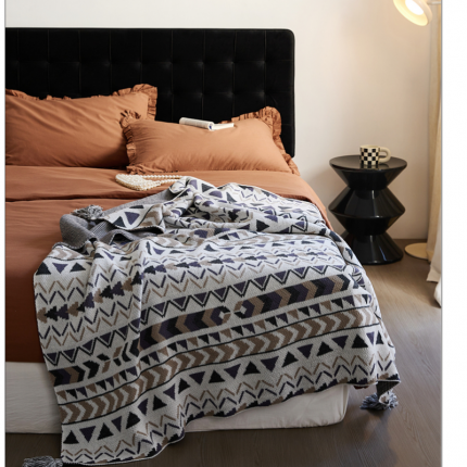 91家纺网 家纺一手货源 找家纺 暖绵绵 2025新款午睡盖毯布里格 布里格灰