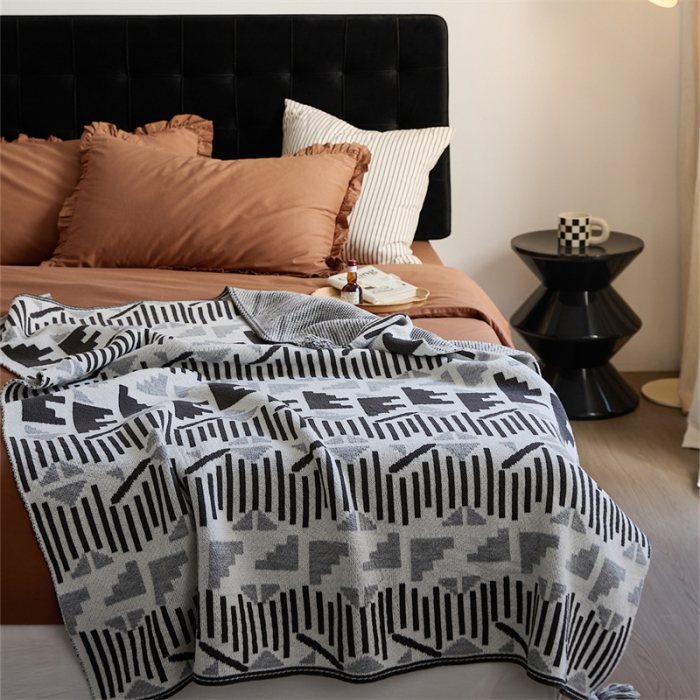 91家纺网 家纺一手货源 找家纺 暖绵绵 2025新款午睡盖毯河畔 河畔-灰色