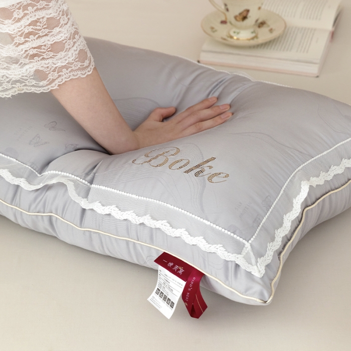 91家纺网 家纺一手货源 找家纺 拾光 2023新款一晚燕窝亲肤枕枕头枕芯系列 黎空灰