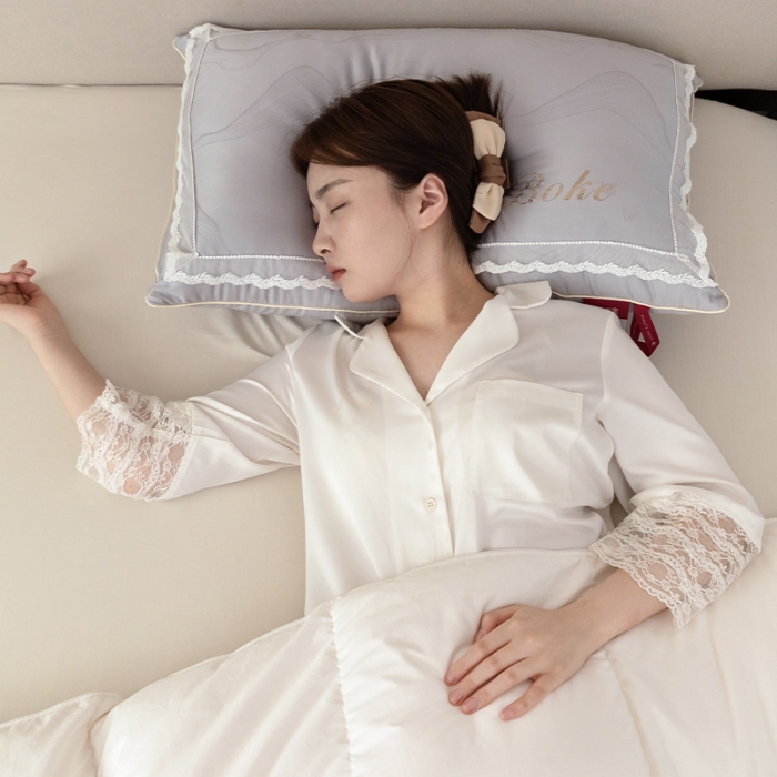 91家纺网 家纺一手货源 找家纺 拾光 2023新款一晚燕窝亲肤枕枕头枕芯系列 黎空灰