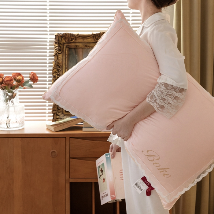 91家纺网 家纺一手货源 找家纺 拾光 2023新款一晚燕窝亲肤枕枕头枕芯系列 蜜糖红