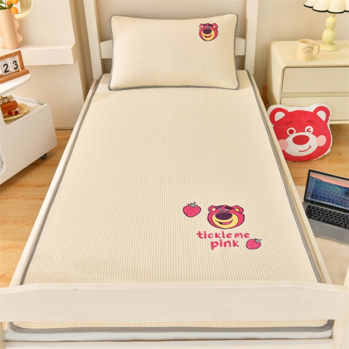 91家纺网 家纺一手货源 找家纺 总鑫钰 2023新款中分子凉感华夫格复合学生宿舍专用上下铺凉席床席