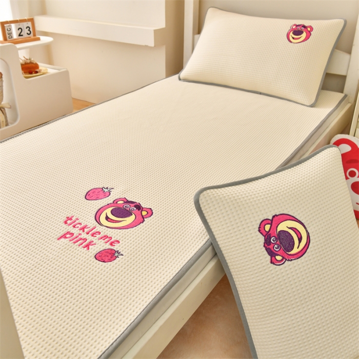 91家纺网 家纺一手货源 找家纺 总鑫钰 2023新款中分子凉感华夫格复合学生宿舍专用上下铺凉席床席