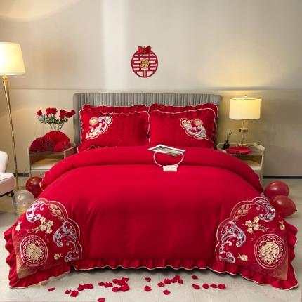 91家纺网 家纺一手货源 找家纺 宜凡家纺 2023新款亲肤磨毛婚庆夹棉床裙四件套 家有喜事