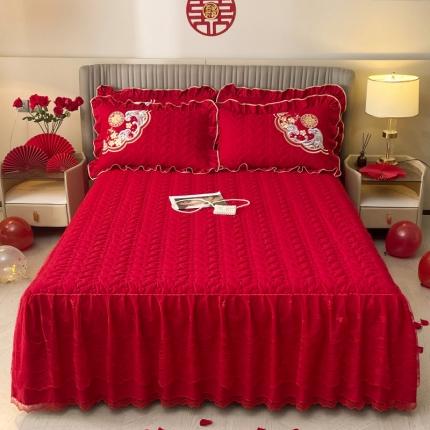 91家纺网 家纺一手货源 找家纺 （总）宜凡家纺 2023新款亲肤磨毛婚庆夹棉床裙三件套