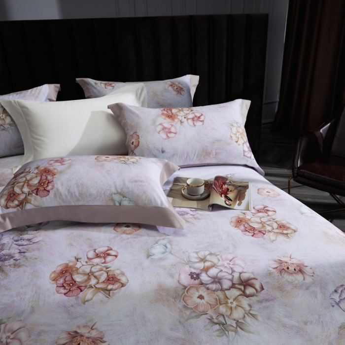 91家纺网 家纺一手货源 找家纺 缔缦 2023新款100s长绒棉拼角款数码印花四件套 旖旎-紫