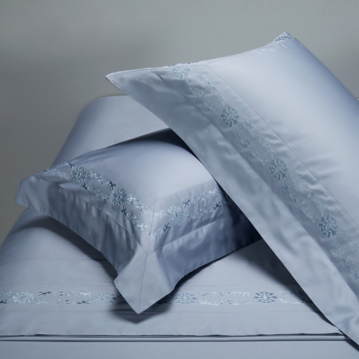 91家纺网 家纺一手货源 找家纺 缔缦 2023新款100s澳棉刺绣四件套-优尼卡 雾霾蓝