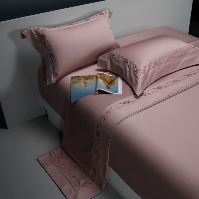 91家纺网 家纺一手货源 找家纺 缔缦 2023新款100s澳棉刺绣四件套-优尼卡 优雅粉
