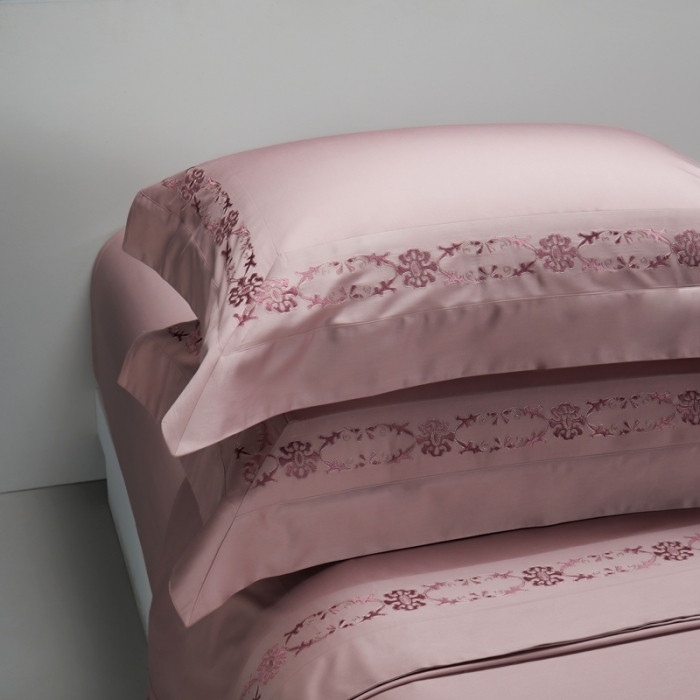 91家纺网 家纺一手货源 找家纺 缔缦 2023新款100s澳棉刺绣四件套-优尼卡 优雅粉