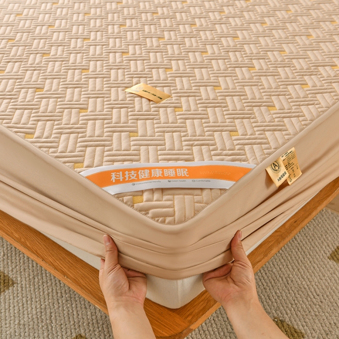 91家纺网 家纺一手货源 找家纺 鑫钰 2023新款防水隔尿全棉纯棉大豆夹棉刺绣床笠直播爆款 卡其