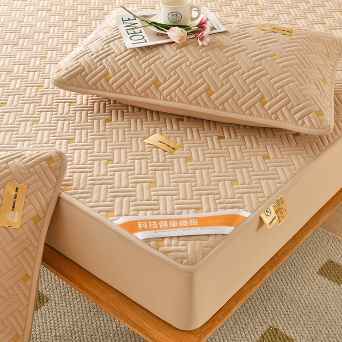 91家纺网 家纺一手货源 找家纺 鑫钰 2023新款防水隔尿全棉纯棉大豆夹棉刺绣床笠直播爆款 卡其