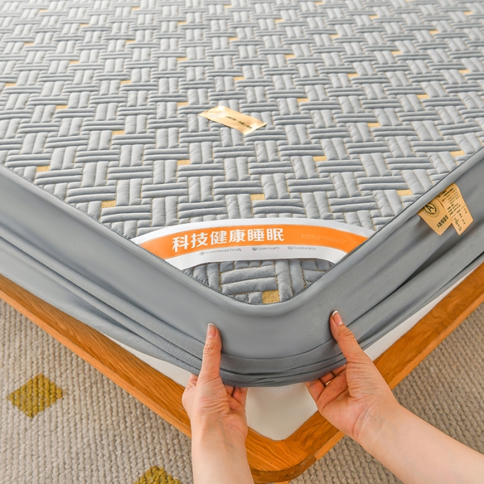 91家纺网 家纺一手货源 找家纺 鑫钰 2023新款防水隔尿全棉纯棉大豆夹棉刺绣床笠直播爆款 气质灰