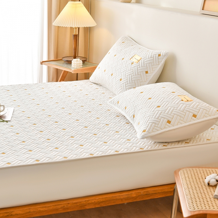 91家纺网 家纺一手货源 找家纺 鑫钰 2023新款防水隔尿全棉纯棉大豆夹棉刺绣床笠直播爆款 优雅白