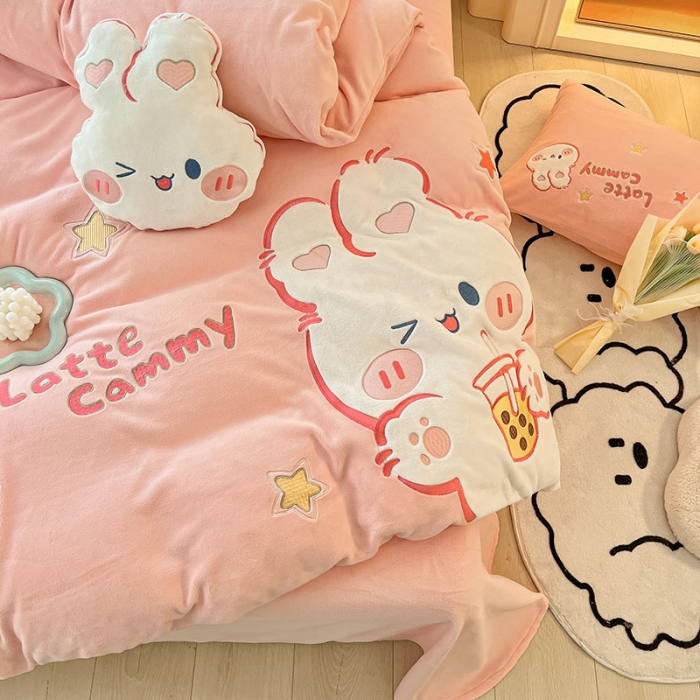 91家纺网 家纺一手货源 找家纺 （总)230克加厚牛奶绒贴布绣花四件套冬季儿童卡通三件套保暖套件