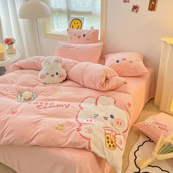 91家纺网 家纺一手货源 找家纺 （总)230克加厚牛奶绒贴布绣花四件套冬季儿童卡通三件套保暖套件