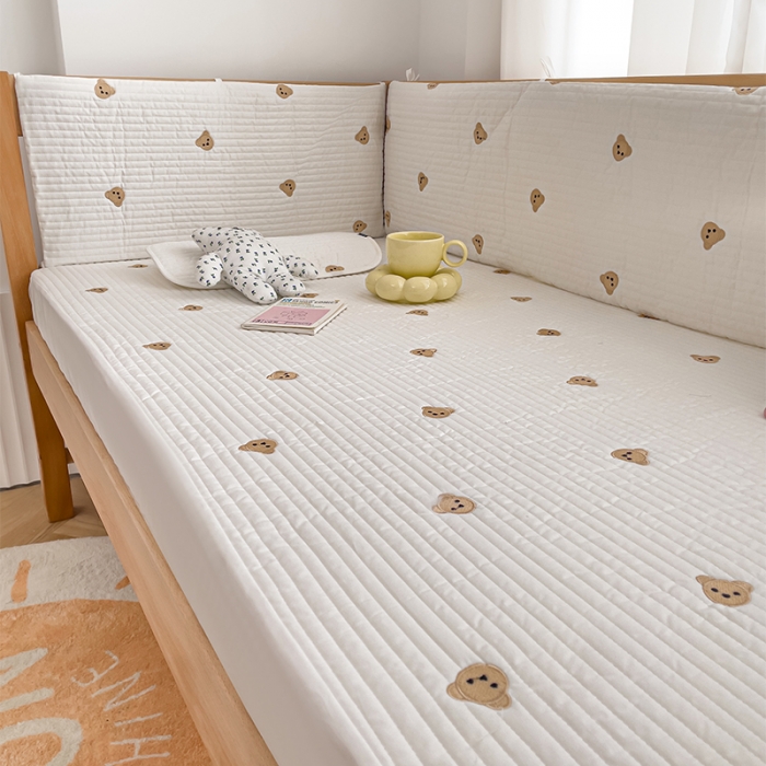 91家纺网 家纺一手货源 找家纺 期遇家居 2023新款婴儿床盖新生儿双面全棉刺绣床笠可定制 萌熊