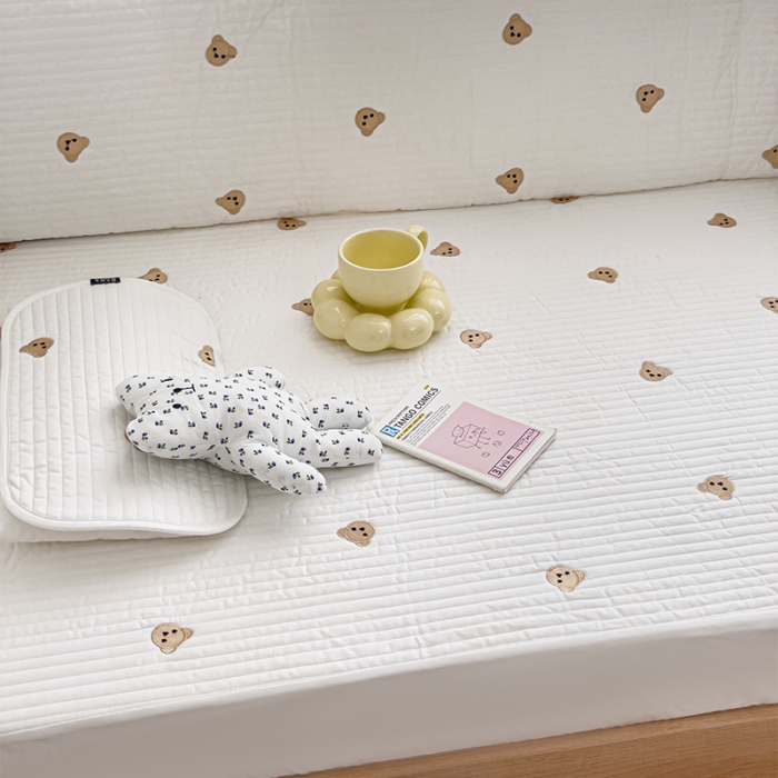 91家纺网 家纺一手货源 找家纺 期遇家居 2023新款婴儿床盖新生儿双面全棉刺绣床笠可定制 萌熊