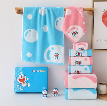 91家纺网 家纺一手货源 找家纺 总宿倩佳哆啦A梦正 品可授权泡泡系列全棉32股色纱毛巾浴巾童巾亲子套装