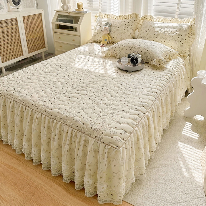 91家纺网 家纺一手货源 找家纺 宜凡 2023新款 全棉床笠式床裙三件套 爱心小熊