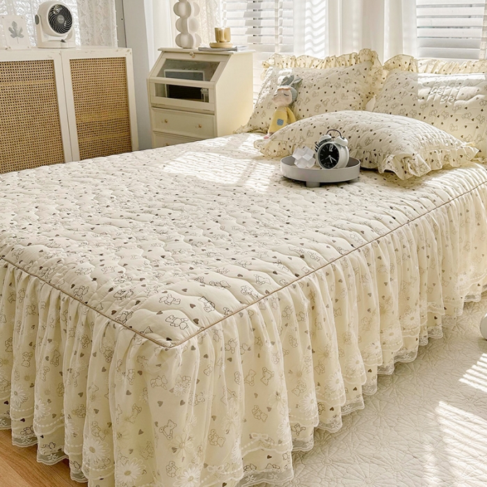 91家纺网 家纺一手货源 找家纺 宜凡 2023新款 全棉床笠式床裙三件套 爱心小熊