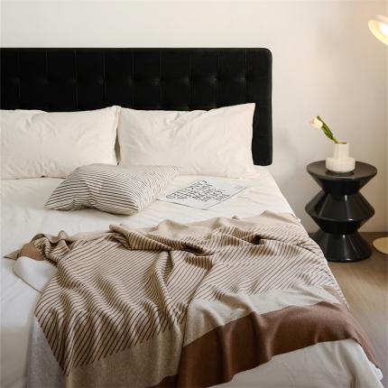 91家纺网 家纺一手货源 找家纺 暖绵绵家纺 2025新款松逸格系列羊毛混纺盖毯毛毯 驼色