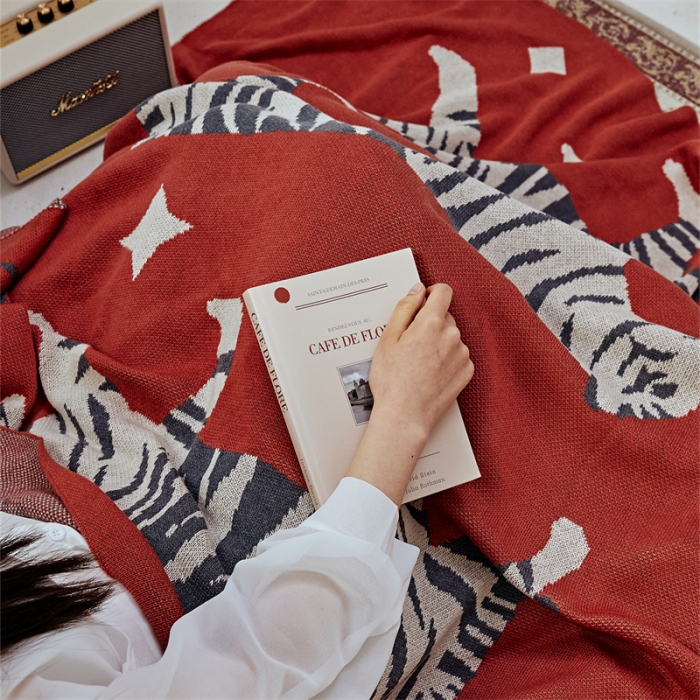 91家纺网 家纺一手货源 找家纺 暖绵绵家纺  2025新款海诺系列海诺针织毯 红色