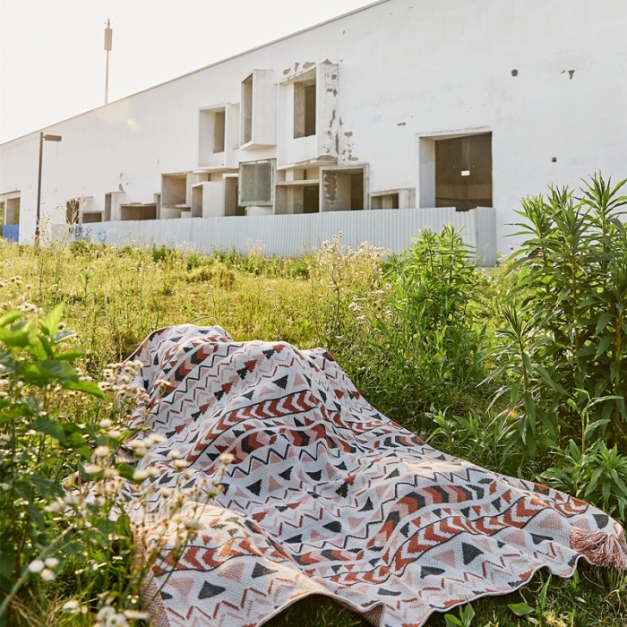 91家纺网 家纺一手货源 找家纺 暖绵绵家纺 2025新款布里格系列午睡盖毯 红色