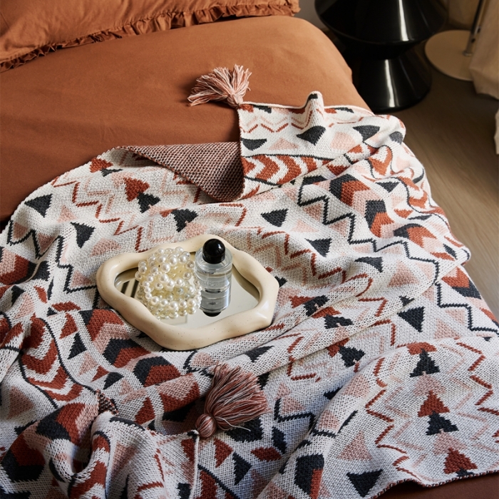 91家纺网 家纺一手货源 找家纺 暖绵绵家纺 2025新款布里格系列午睡盖毯 红色