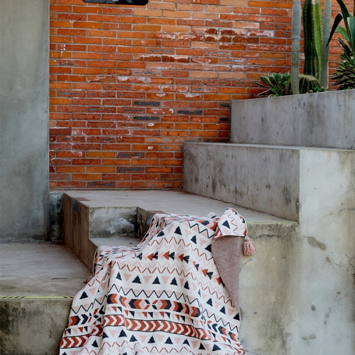 91家纺网 家纺一手货源 找家纺 暖绵绵家纺 2025新款布里格系列午睡盖毯 红色