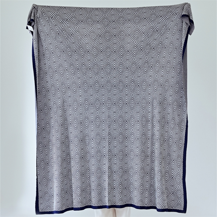 91家纺网 家纺一手货源 找家纺 暖绵绵 2025新款罗恩系列午睡盖毯多功能毯子 深灰