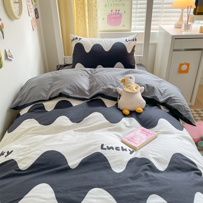 91家纺网 家纺一手货源 找家纺 金鑫汇 2023新款全棉宿舍印花三件套 波浪世界