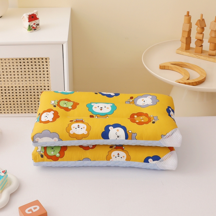 91家纺网 家纺一手货源 找家纺 吉咪兔 2023新款儿童卡通全棉冰豆豆枕 小狮子40*60cm一体款