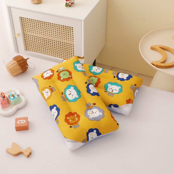 91家纺网 家纺一手货源 找家纺 吉咪兔 2023新款儿童卡通全棉冰豆豆枕 小狮子40*60cm一体款