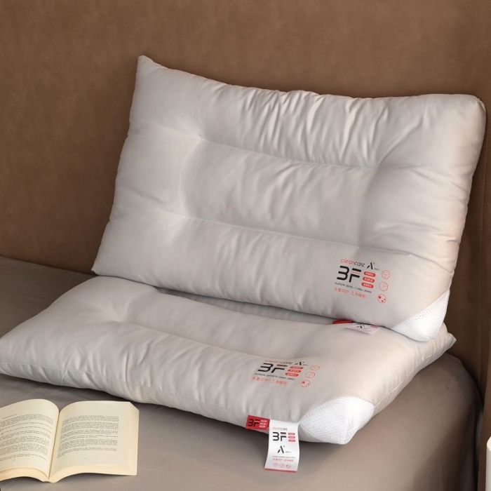 91家纺网 家纺一手货源 找家纺 拾光枕芯 2023新款三防水洗羽丝枕 灰