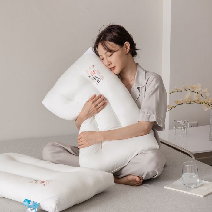 91家纺网 家纺一手货源 找家纺 拾光枕芯 2023新款三防水洗羽丝枕 白