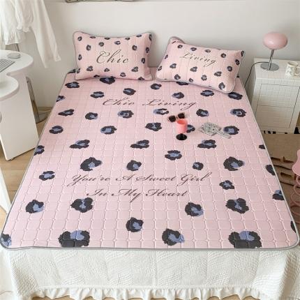 91家纺网 家纺一手货源 找家纺 （总）昔可 2023新款方块绗缝乳胶凉席三件套Chic风