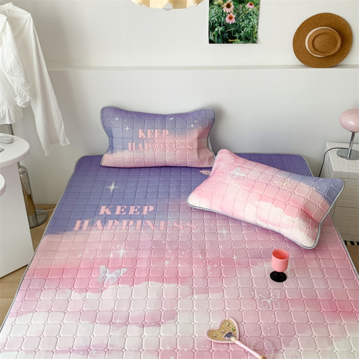 91家纺网 家纺一手货源 找家纺 （总）昔可 2023新款方块绗缝乳胶凉席三件套Chic风