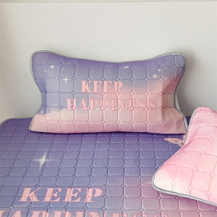 91家纺网 家纺一手货源 找家纺 （总）昔可 2023新款方块绗缝乳胶凉席三件套Chic风