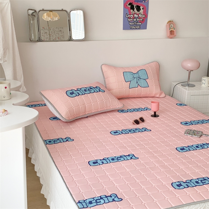 91家纺网 家纺一手货源 找家纺 昔可 2023新款方块绗缝乳胶凉席三件套Chic风 chicgirl