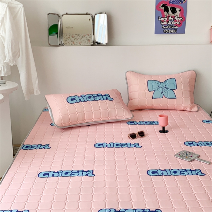 91家纺网 家纺一手货源 找家纺 昔可 2023新款方块绗缝乳胶凉席三件套Chic风 chicgirl